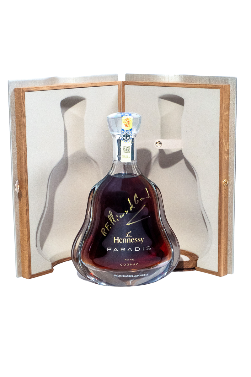 Hennessy-Paradis-2024-Signature-by---Renaud-Fillioux(2).png