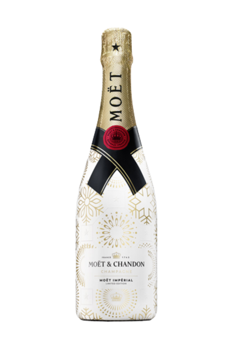 Moet-&-Chandon-XMAS-EOY-Sleeve-Bottle.png